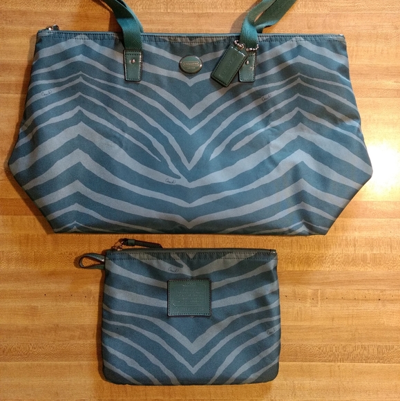 COACH DEVIN TOTE WEEKENDER PACKABLE GETAWAY TOTE - Picture 2 of 16